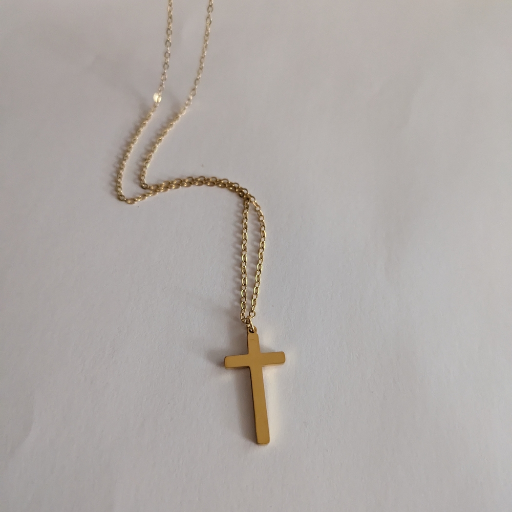Elegant Gold Cross Necklace